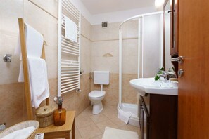 Villa | Bathroom