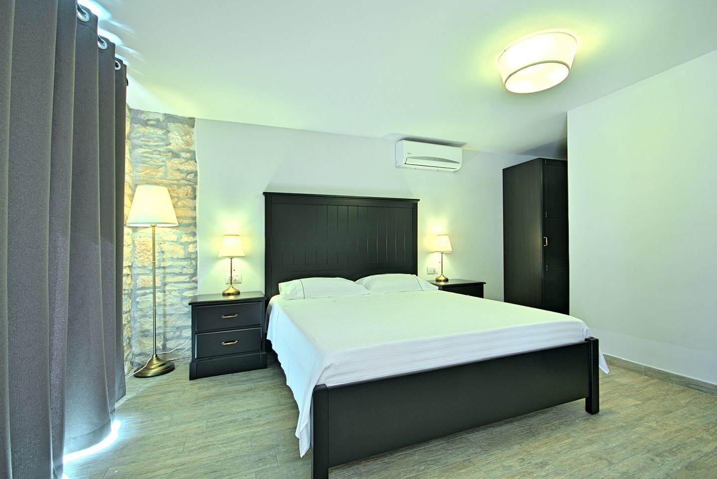 4 bedrooms