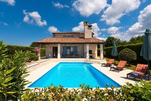 Piscine extérieure