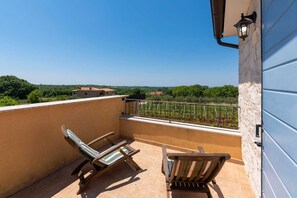 Villa | Balcony - House Anka (Tinjan)
