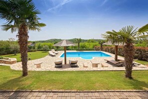 Pool | Outdoor pool