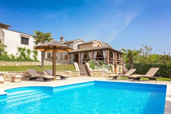 Pool | Outdoor pool - Villa Vally (Porec)