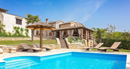 Villa Vally
