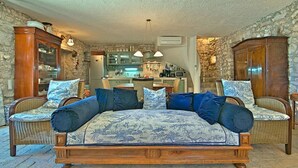 Unclassified image, 3 of 42, button - Villa Annette (Porec)