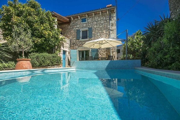 Pool | Outdoor pool