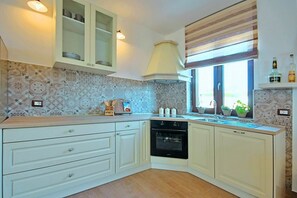 Electric kettle - Villa Roža (Tinjan)