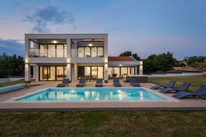 Piscina a l'aire lliure 