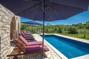 Pool | Outdoor pool - Villa Borgonja (Karojba)
