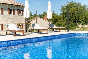 プール | 屋外プール