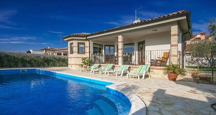 Villa Adry