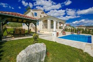 Outdoor pool - Villa Gordana (Kastelir-Labinci)