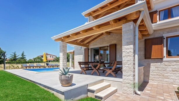 Unclassified image, 1 of 39, button - Villa Fortuna (Funtana)