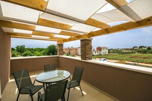 Balcony - Villa Mariella (Kastelir-Labinci)