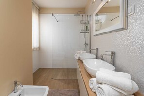 Villa | Salle de bain | Serviettes fournies