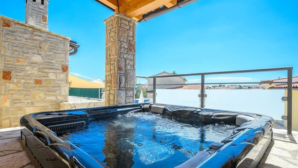 Villa | Privat bubbelpool
