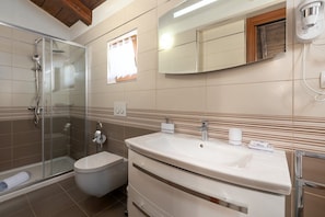 Villa | Bathroom