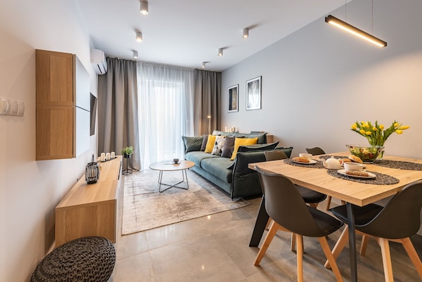 Apartment, 1 Bedroom (No.  2 - ul. Francuska 108B/54) | Living room