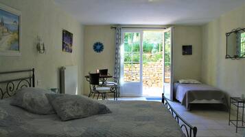 1 chambre, fer et planche à repasser, Wi-Fi, draps fournis