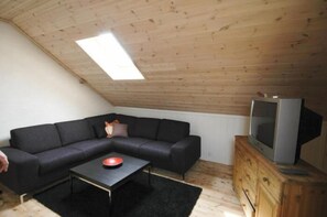 獨棟房屋, 4 間臥室 | 客廳 | 電視