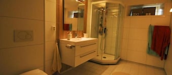 StayPlus Four-Bedroom Holiday House