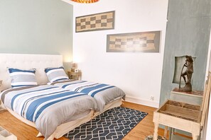 3 bedrooms, iron/ironing board, free WiFi, bed sheets