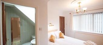 Private detached 3 bedroom bungalow in Preston