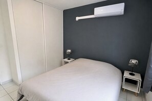 1 chambre, fer et planche à repasser, Wi-Fi gratuit, draps fournis