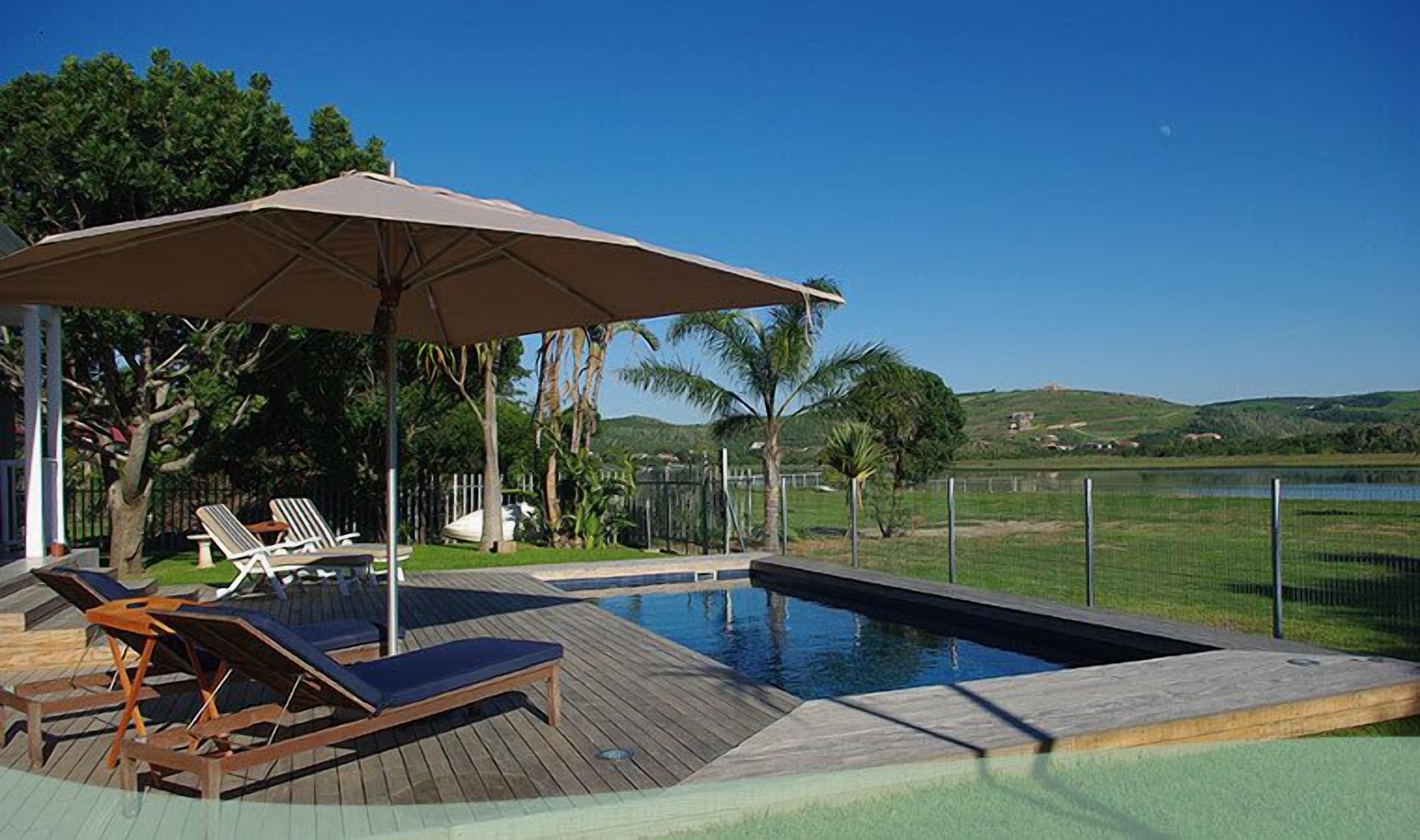 Außenpool, Liegestühle