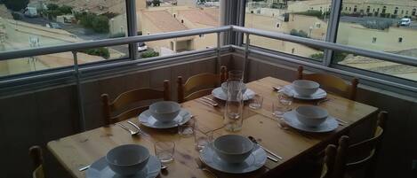 تناول الطعام