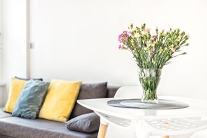 Apartment (No. 17 - Plac Grunwaldzki 4/92) | Living room | TV