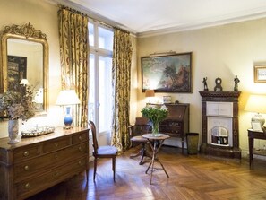 Interior - Fully equipped accommodation Asnières 4 Voyageurs, near Paris (Asnières-sur-Seine)