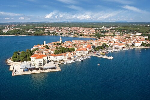 Fully equipped apartment in a top location in Porec, 50 meters from the beach, pets are welcome