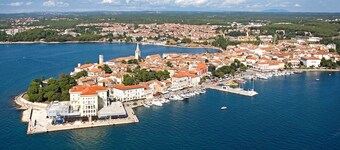 Fully equipped apartment in a top location in Porec, 50 meters from the beach, pets are welcome