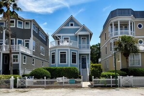 Exterior - Family Friendly Coast Cottage just steps away from the community pool & beach! (St Simons Island)