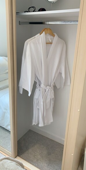 1 dormitorio, tabla de planchar con plancha, wifi gratis y ropa de cama