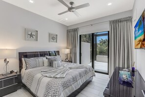 4 bedrooms, iron/ironing board, WiFi, bed sheets