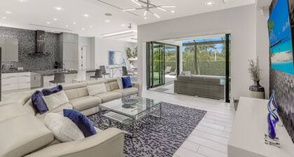 Modern Home | Outdoor Kitchen & Steps to Beach