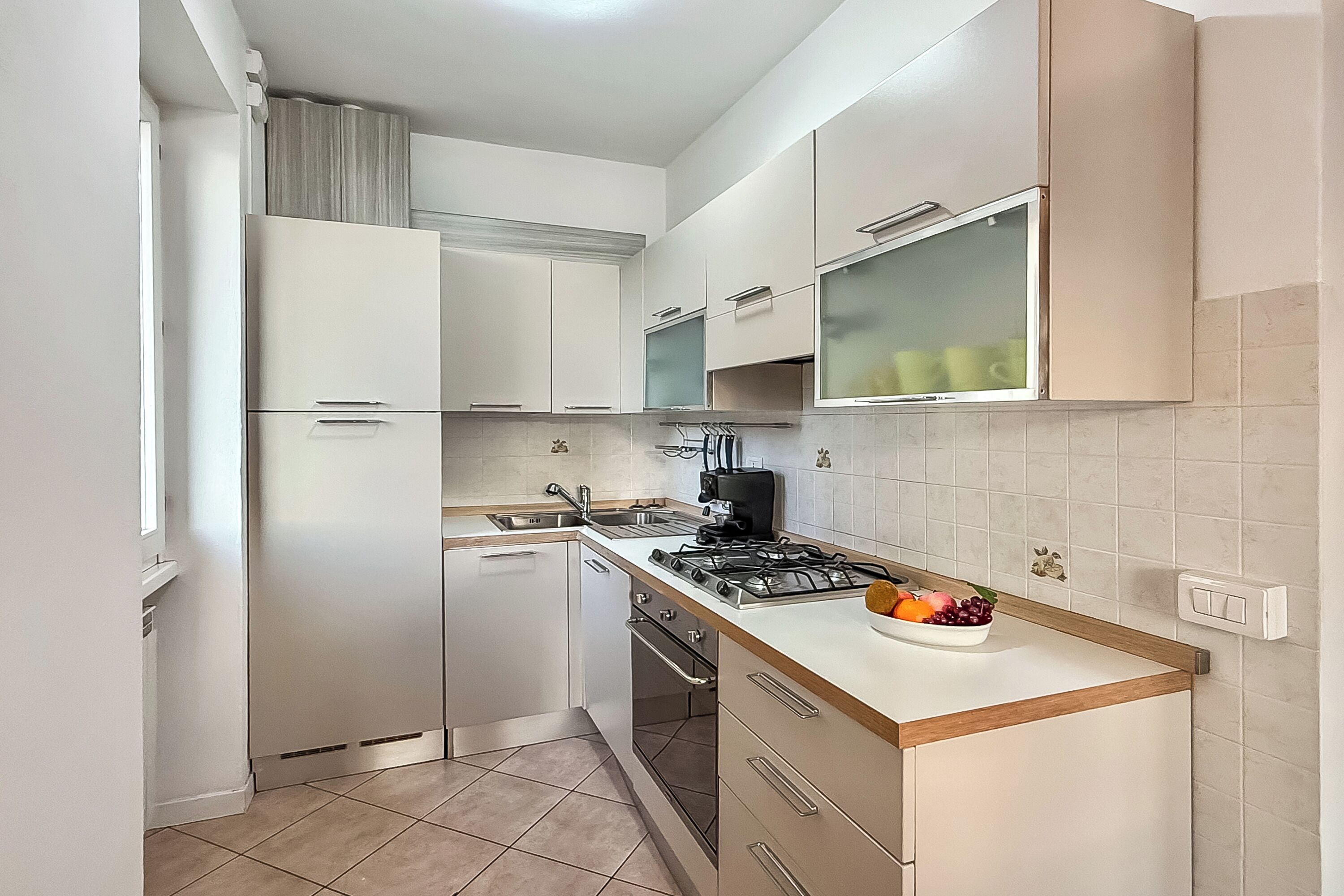 Family Studio, Mountain View, Lakeside (Residenza Menaggio - Mimosa) | Private kitchen | Fridge, microwave, oven, stovetop