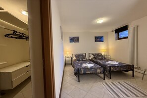 Appartement familial, 5 chambres, côté montagne (Casa Tulipano Grande) | 5 chambres, Wi-Fi (supplément), literie fournie