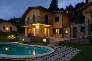 Family Apartment, Multiple Bedrooms, Mountainside (Casa Tulipano Grande) | Pool | Seasonal outdoor pool - Casa Tulipano Grande (Faggeto Lario)