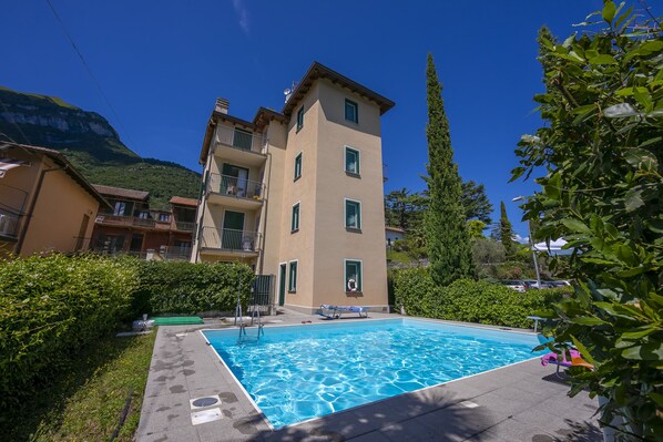 Seasonal outdoor pool