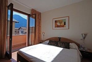 Maison mitoyenne Familiale, plusieurs lits, cÎté jardin (Casa Di Claes)