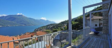 Familienapartment, 1 Doppelbett und Schlafsofa, Bergseite (Vista Terrazza) | Balkon