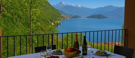 Family Apartment, Multiple Bedrooms, 2 Bathrooms, Mountainside (Residence Eden Azalea 4) | Balcony