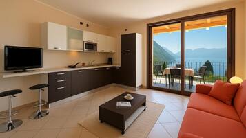 Family Apartment, Multiple Bedrooms, 2 Bathrooms, Mountainside (Residence Eden Magnolia 17) | Private kitchen