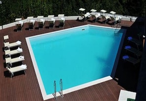 Außenpool (je nach Saison geöffnet)