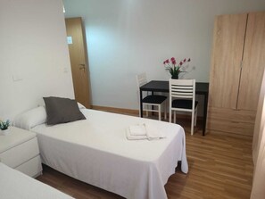 Habitación doble clásica | Wifi gratis y ropa de cama 