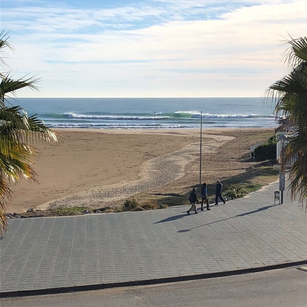 Beach nearby, sun loungers, beach towels - Beach Apartment Entre Pinos P1 (Torredembarra)