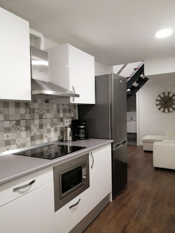 Fridge, microwave, coffee/tea maker, electric kettle