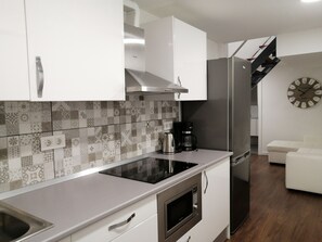 Fridge, microwave, coffee/tea maker, electric kettle